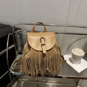 Böhmischer Damen Rucksack Mit Fransen PU Leder Wildlederimitat Spleißen Schultertasche Kleine Quadratische Klappe Daypack