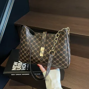 Borsa da Ascella Monogramma Vintage Donna Motivo Retrò Pelle PU Borsa a Tracolla Con Catena in Metallo Oro Chiusura Moda