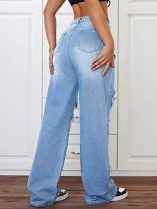 Hellblaue High-Waist-Damenjeans mit weitem Bein, seitlichen Rissen und Gesäßtaschen