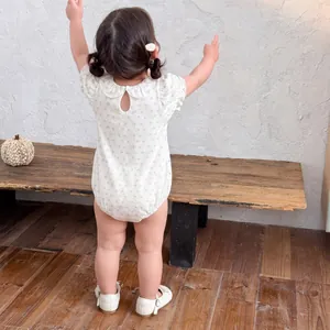 Body à fleurs pour bébé fille avec col claudine et manches volantées, vue de dos