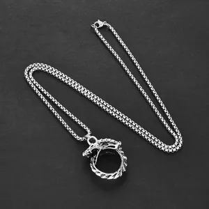 Collana con pendente Ouroboros vintage in acciaio al titanio da uomo con catena box