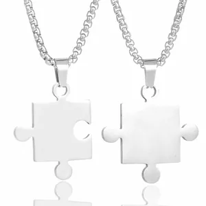 Pärchen-Halsketten mit Puzzle-Anhängern aus gebürstetem Edelstahl in Silberoptik