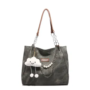 Sac fourre-tout en toile grise avec anses en cuir marron et breloque nuage mignonne