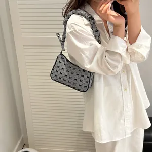 Sac à bandoulière rétro à carreaux noir et blanc avec imprimé nœud et anse froncée