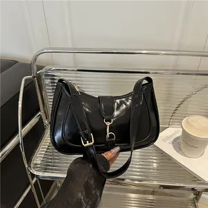 Γυναικεία Μόδα Δερμάτινη Τσάντα Ώμου PU Γαλλικό Niche Σχέδιο Ρετρό Hobo Τσάντα Ώμου Επένδυση Πολυεστέρα Μεταλλική Αγκράφα Δώρο