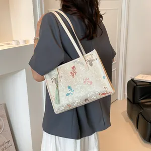New Chinese style white tote bag with traditional embroidery and green silk tassel