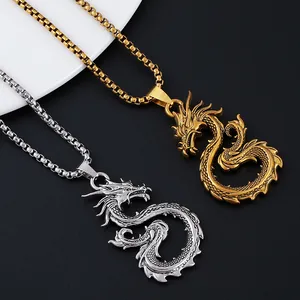 Chinese draak hanger ketting set in goud en zilver met gedetailleerde schubbenstructuur