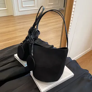 Sac Seau Rétro Minimaliste pour Femmes en Cuir PU Aspect Daim Sac à Bandoulière Mode Avec Bandoulière Nouée Charme Rond