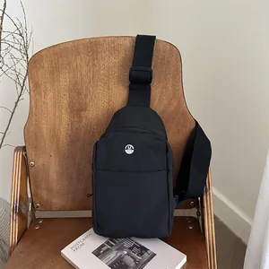 Sac de Poitrine en Nylon Ride Mode Femmes Sac à Bandoulière Minimaliste Léger pour Voyage Travail Fitness Casual Sac à Épaule