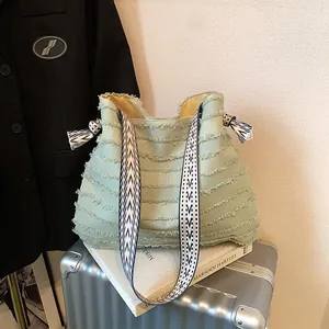 Women Large Canvas Tote Bag With Raw Edge Fringe Detail Geometric Woven Strap Casual Bohemian Shoulder Bag Daily Commute
