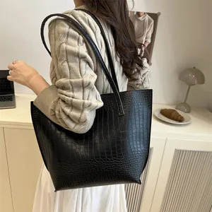 Large black crocodile pattern tote bag for women, spacious shoulder bag for commuting