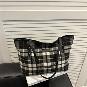 Vintage Plaid Tote Bag For Women Large Capacity Woolen Tweed Shoulder Bag Retro Preppy Underarm Bucket Bag For Commute Daily