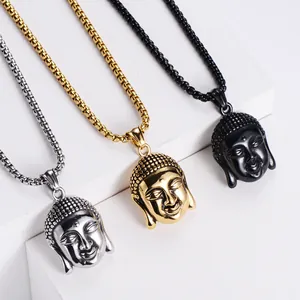 Detailansicht klassischer Buddha-Anhänger in Silber, Gold und Schwarz aus Edelstahl