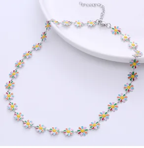 Bunte Emaille-Gänseblümchen-Halskette aus Edelstahl mit verstellbarer Kette Damen