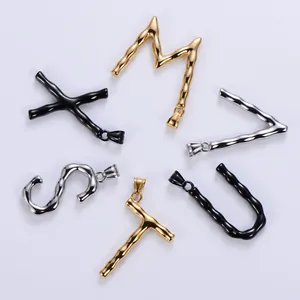 Pendentifs alphabet en acier inoxydable texture métal liquide en doré argenté et noir