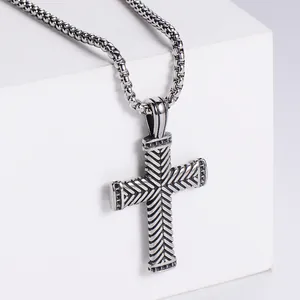 Retro stainless steel cross pendant necklace with V-shaped engraving on box chain