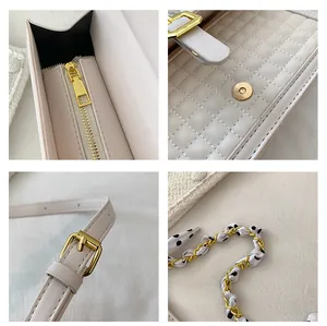 Détails du sac à main matelassé avec fermoir doré, bandoulière et foulard à pois chic