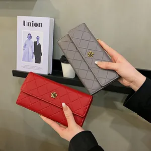 Portafogli lunghi da donna in pelle trapuntata rossa e grigia con fibbie in metallo