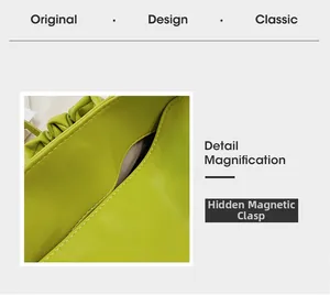 Dettaglio della borsa in pelle verde avocado con chiusura a fibbia magnetica nascosta