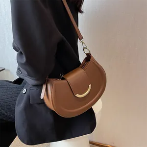 Damen Minimalistisches Französisches Design PU Leder Halbmond Tasche Metallschnalle Achsel Schulter Umhängetasche Satteltasche Mode Handtasche