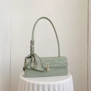Borsa Sottobraccio da Donna in Pelle PU con Motivo a Coccodrillo Retrò con Sciarpa di Raso Fibbia in Oro Borsa a Tracolla