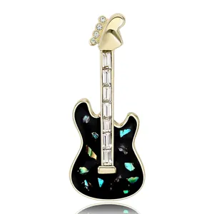 Broche guitare électrique exquise avec incrustation de nacre colorée et cristaux dorés