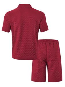 Vue arrière de l'ensemble respirant polo et short en jacquard bordeaux pour homme