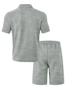 Vue arrière d'un ensemble polo et short en jacquard gris pour homme décontracté