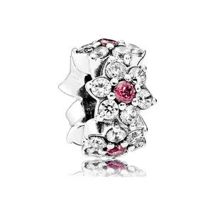 Funkelndes Narzissen-Charm mit rosa Kristallen und Zirkonia aus S925 Silber