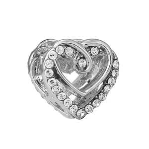 Ciondolo a cuore traforato in metallo argento con strass scintillanti per braccialetti