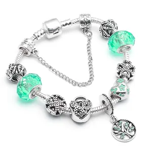 Bracelet à chaîne serpent en argent avec perles de cristal vert et pendentif arbre de vie