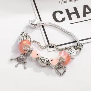 Romantisches rosa Perlenarmband mit Herzanhängern und Schlangen-Gliederkette für Damen