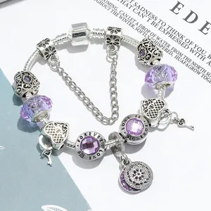 Silbernes Perlenarmband mit lavendelfarbenen Kristallperlen und Forever Love Herz