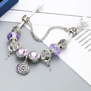 Lavendelfarbenes Glasperlen-Armband mit Forever Love Herz und Traumfänger-Anhänger