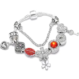 Pulsera de Cadena de Serpiente Plateada DIY Con Dijes Corazón Llave Flor Strass Rojo Aleación Joyería Regalo Para Mujer