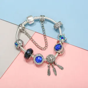 Bracciale acchiappasogni blu cielo stellato con ciondoli a stella e catena serpente argento