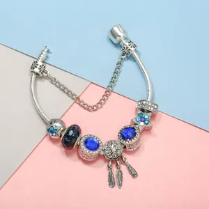 Bracciale acchiappasogni cielo stellato blu con catena a serpente argento e perle