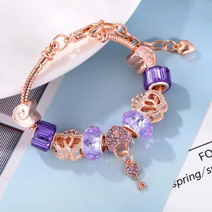 Pulsera de cadena de serpiente oro rosa con cuentas de vidrio moradas y dije de candado