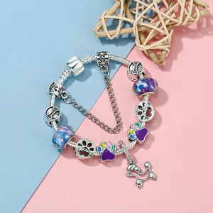 Bracelet chaîne serpent classique plaqué argent avec pattes et breloques caniche