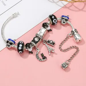 Pulsera de cadena de serpiente de plata con cuentas negras y colgante Torre Eiffel