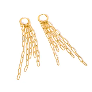 Orecchini pendenti con nappe a catena paperclip placcati in oro e chiusura a cerchio
