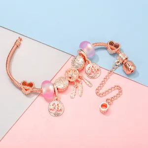Bracelet à charms en or rose avec pendentif Arbre de Vie, perles mauves et chaîne serpent