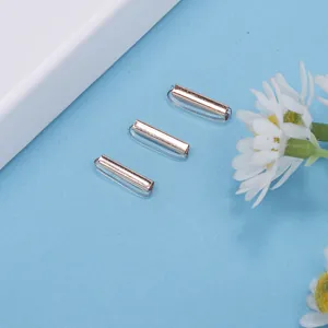 Detail der roségoldenen 10mm Metall-Schiebeschnalle für DIY-Armbänder und Lederriemen