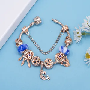 Pulsera DIY oro rosa con cuentas azules y colgante de estrella y luna en cadena snake