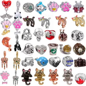 Ciondoli in Metallo con Foro Grande Fai-da-te Per la Creazione di Braccialetti e Collane Perline con Strass in Smalto a Forma di Cuore e Animale Gioielli
