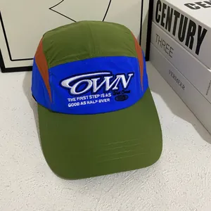 Five-panel quick-dry baseball cap in olive green and blue with letter embroidery