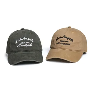 Bordado detallado en gorras de béisbol de algodón lavado en gris oscuro y caqui