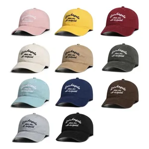 Detalle de gorras de béisbol de algodón con 11 colores vintage y bordados de calidad