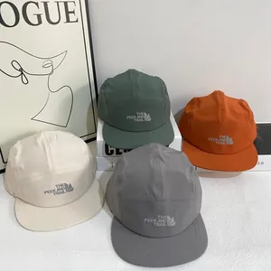 Gorras de béisbol de 5 paneles de secado rápido para exteriores con visera corta