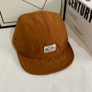 Gorra de béisbol de nailon de secado rápido con visera corta y parche para senderismo